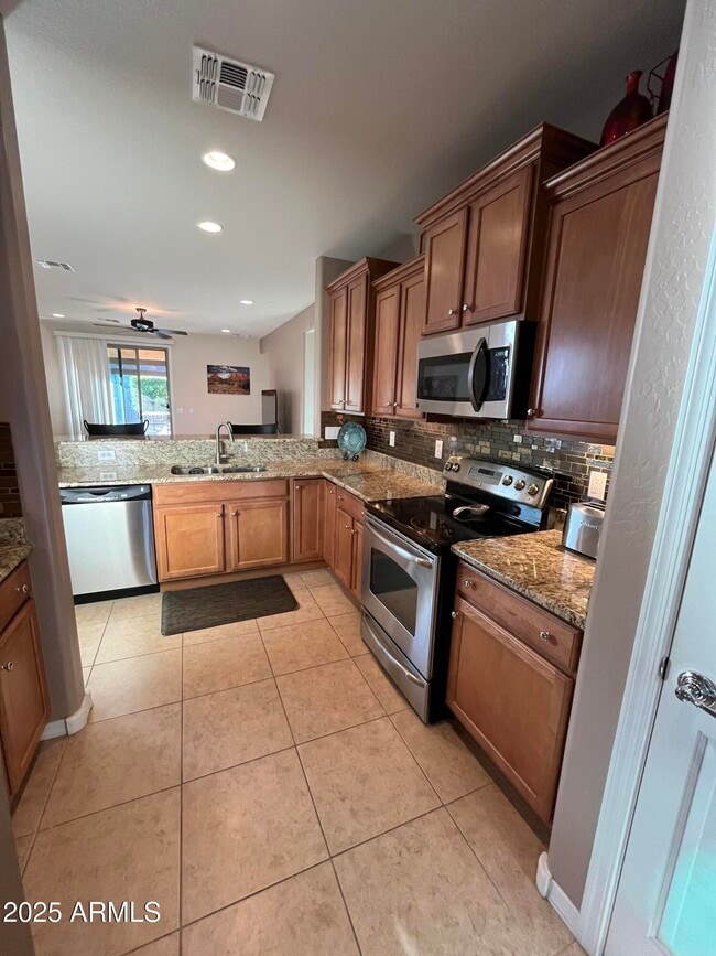 Building Photo - 26197 W Vista N Dr