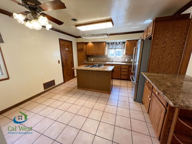 Building Photo - $4595 - Beautiful Single Family Home in Santa Clara
