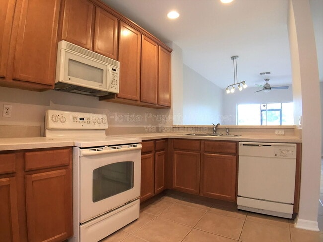 Building Photo - 10340 Manderley Way