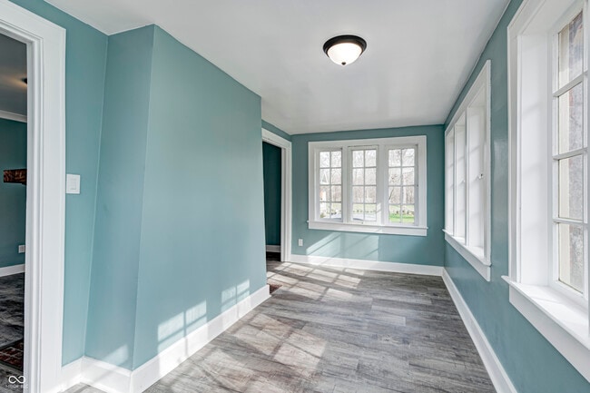 Building Photo - 420 N Irvington Ave