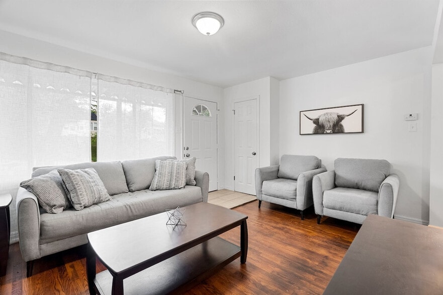 Building Photo - 6444 Wade Ave