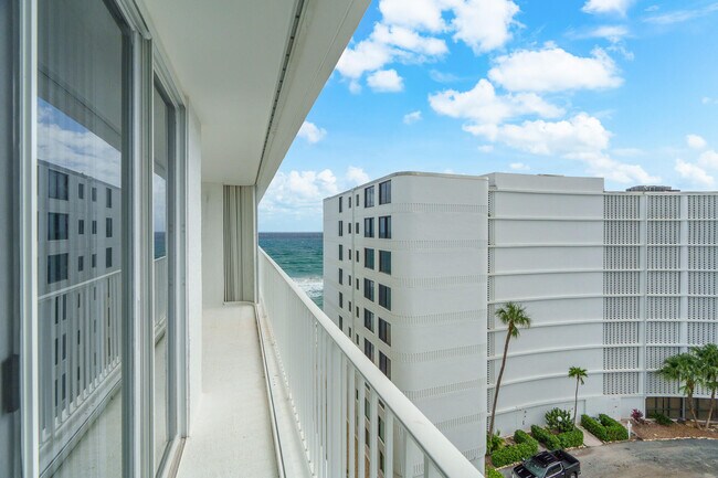 Building Photo - 3580 S Ocean Blvd