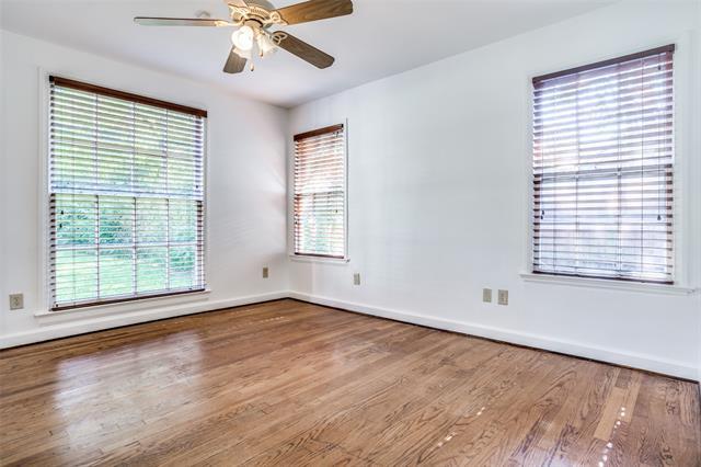 Building Photo - 1520 San Saba Dr