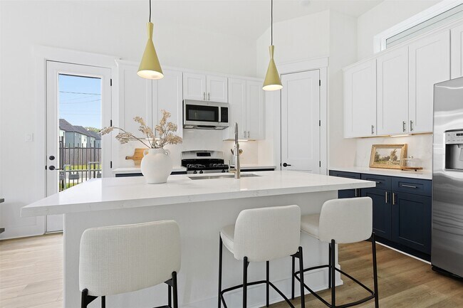 Building Photo - 8917 Laverne Shumard Ln