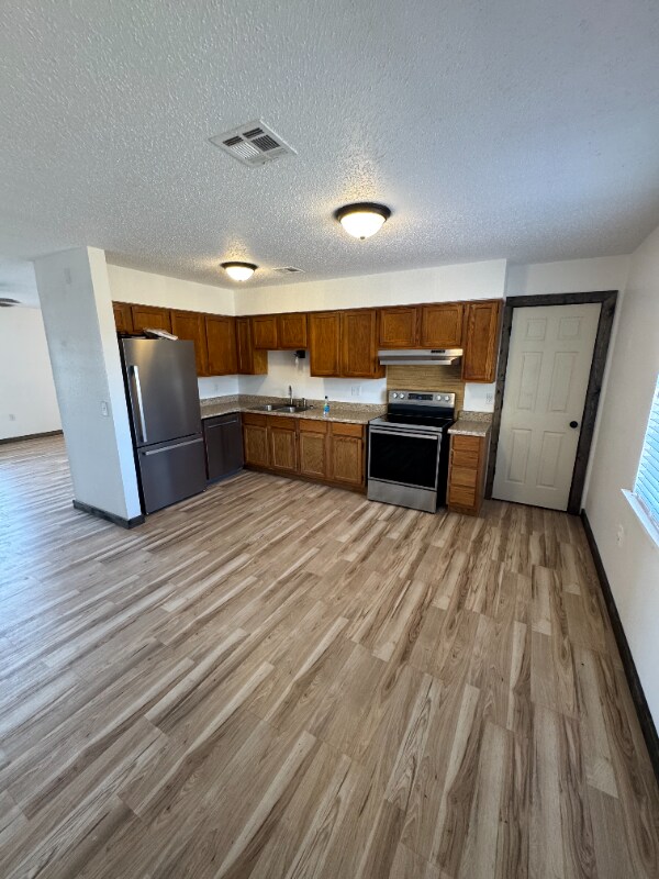 Building Photo - 472063 OK-101