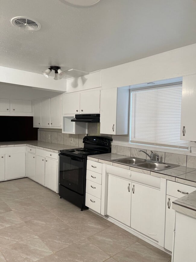 Building Photo - 4336 Liberty Hill Rd