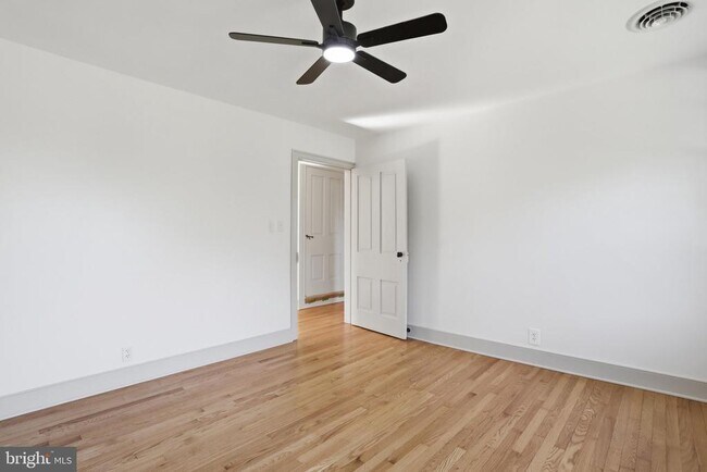 Building Photo - 8805 Reichard Rd