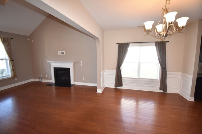 Building Photo - 4 Bedrooms and 2.5 Bath in Patriot Park Vi...
