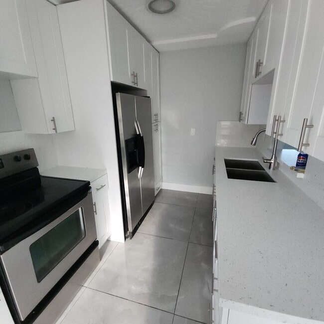 Building Photo - 308 SW 76th Terrace