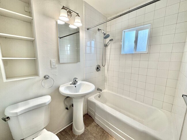 Building Photo - 4322-4324 Temecula Street