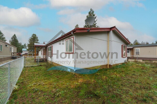 Building Photo - 3 Bedroom 2 Bathroom Home with Attached 2-Car Garage Available in Athol!