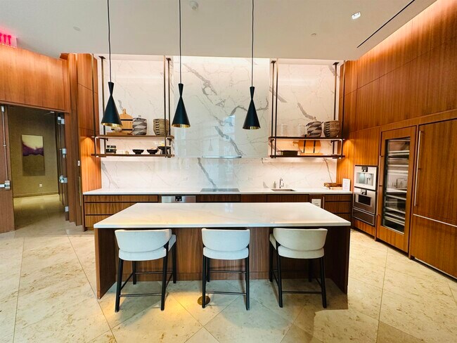 Building Photo - 99 Hudson St