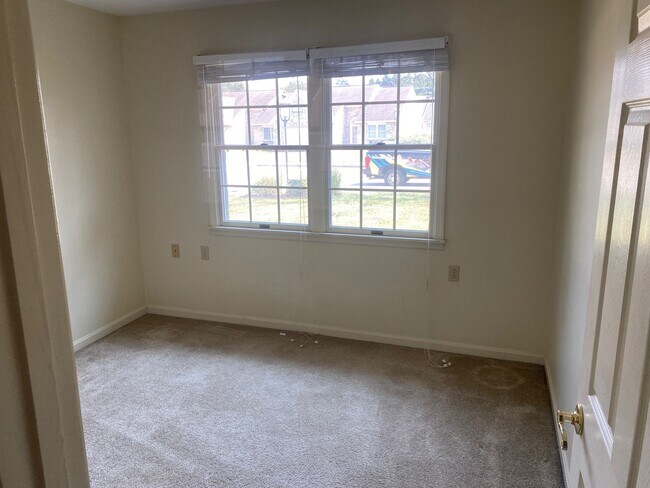 Bedroom - 62 Sanibel Ln