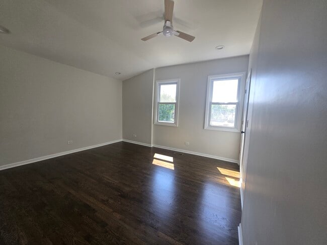 Building Photo - 429 W 102nd Pl