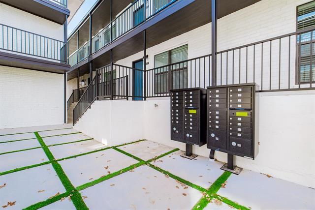 Building Photo - 606 N Marsalis Ave