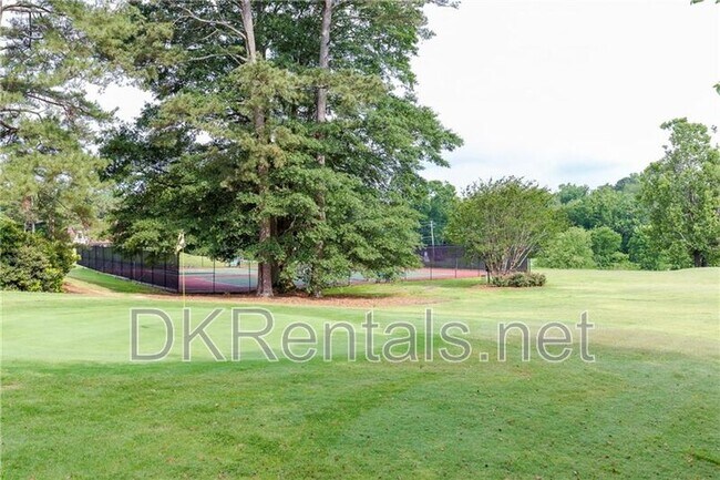 Building Photo - 82 Montre Square NW