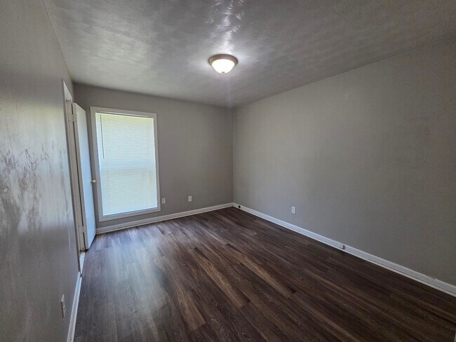 Building Photo - 3021 Ashwood St