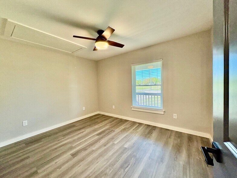 Bed 4 - 45263 Stringer Bridge Rd