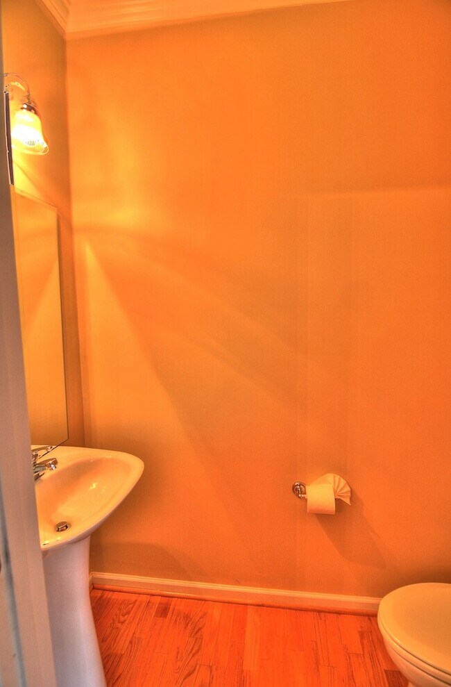 Building Photo - Light, Bright Governor's Village Townhome