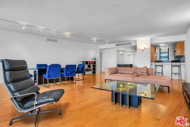 Building Photo - 4316 Marina City Dr