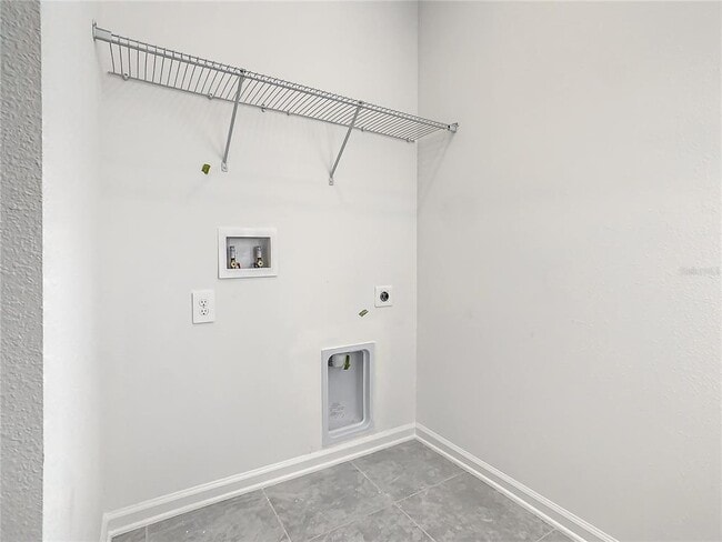 Building Photo - 409 Bogey Dr