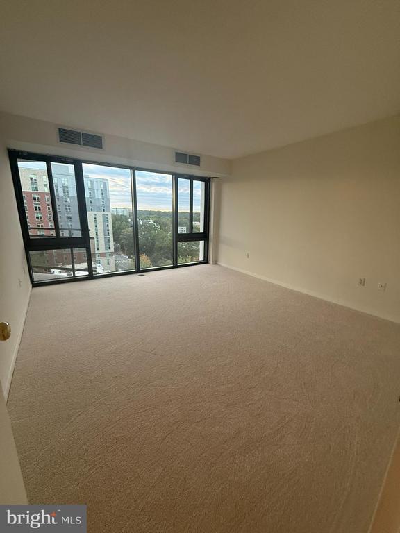Building Photo - 1530 Key Blvd