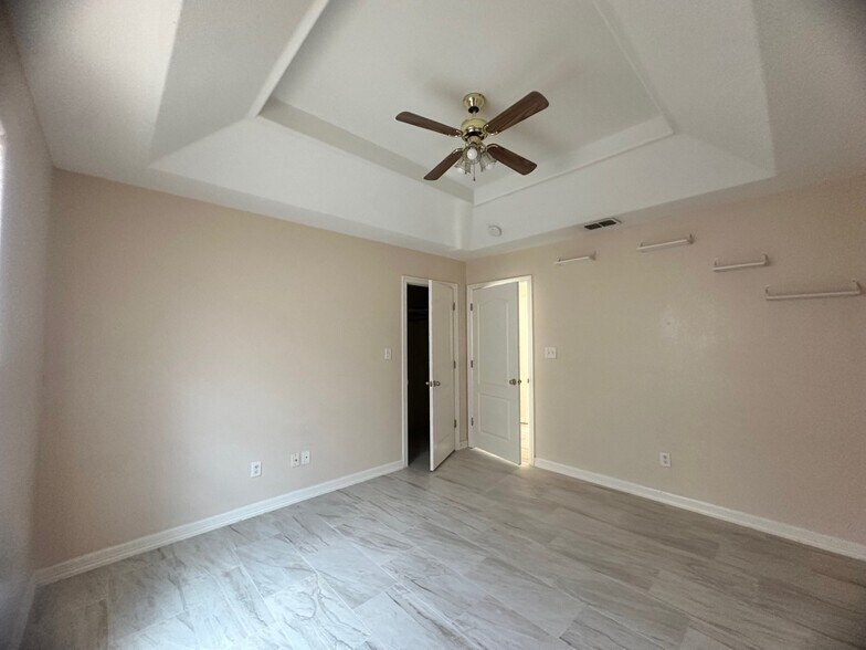 Building Photo - 4501 N 25th Ln