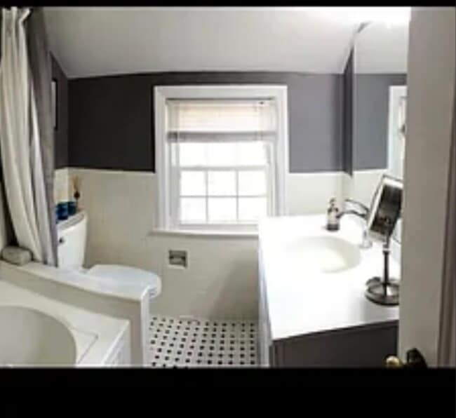 Building Photo - 64A Dwight Pl