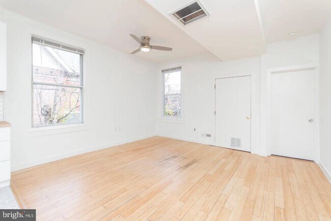 Building Photo - 4813 Chester Ave