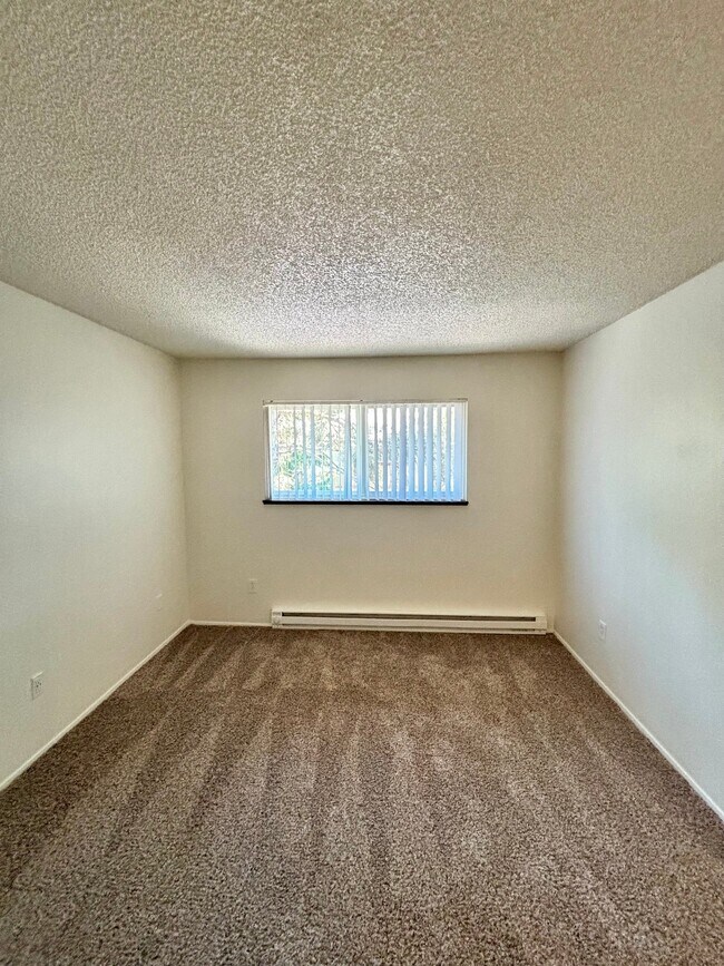Building Photo - 3950 SW 102nd Ave