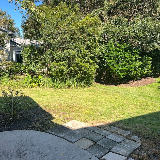 Building Photo - 42 Coburn Dr E