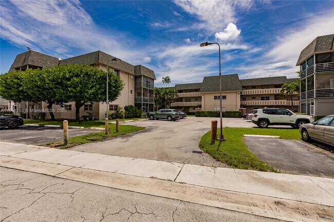 Building Photo - 4100 N 58th Ave