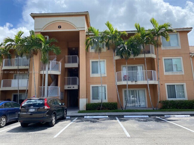 Building Photo - 6992 SW 39th St