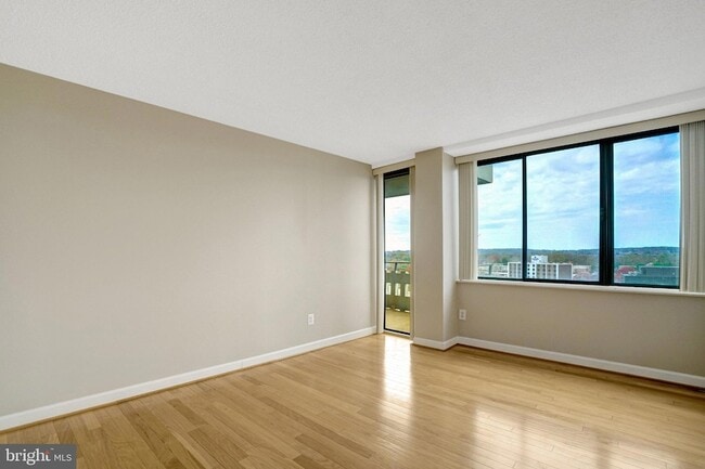 Building Photo - 6301 Stevenson Ave