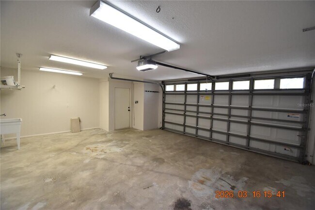 Building Photo - 571 Luzon Ave