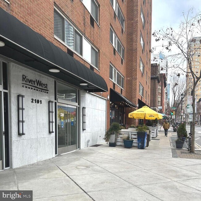 Building Photo - 2101 Chestnut St