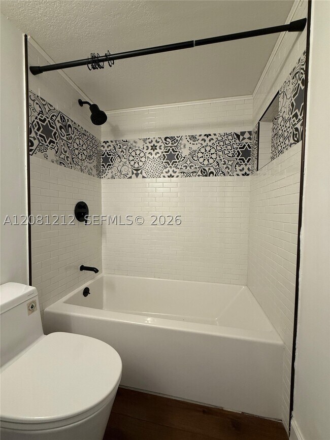 Building Photo - 510 S Park Rd