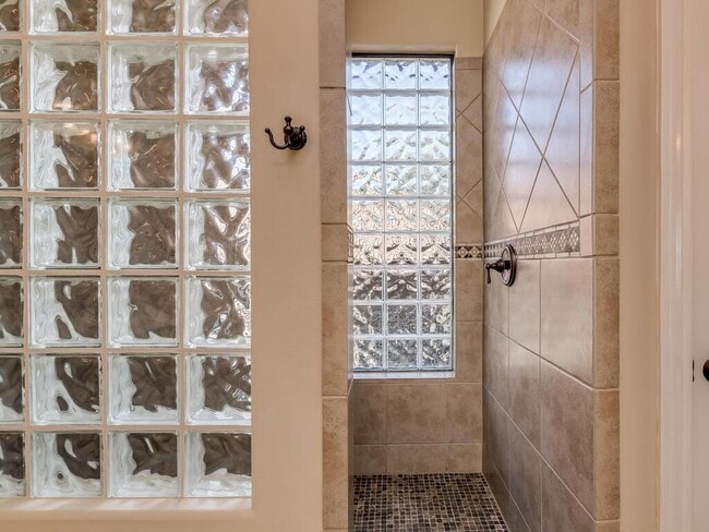 Building Photo - 2321 Gilia Dr