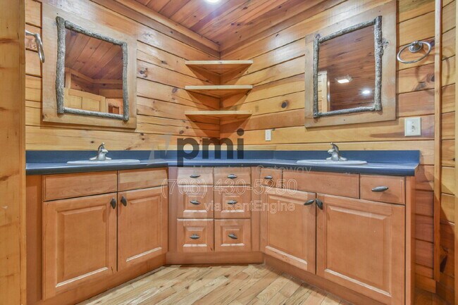 Building Photo - 461 River Estates Rd