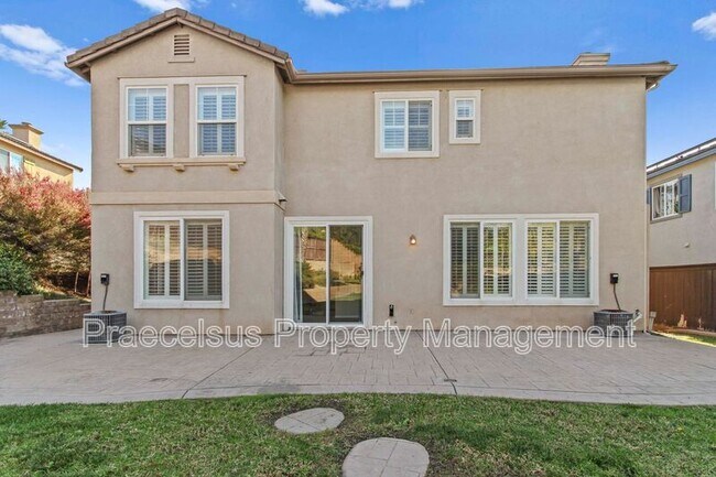 Building Photo - 421 Corte Calypso