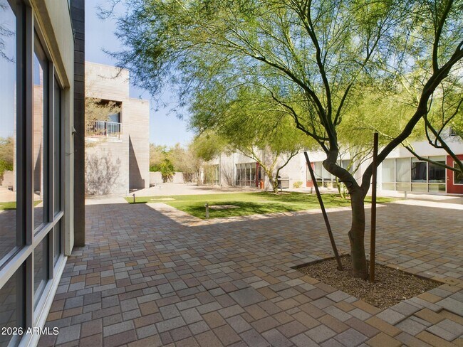 Building Photo - 4700 N 40th St