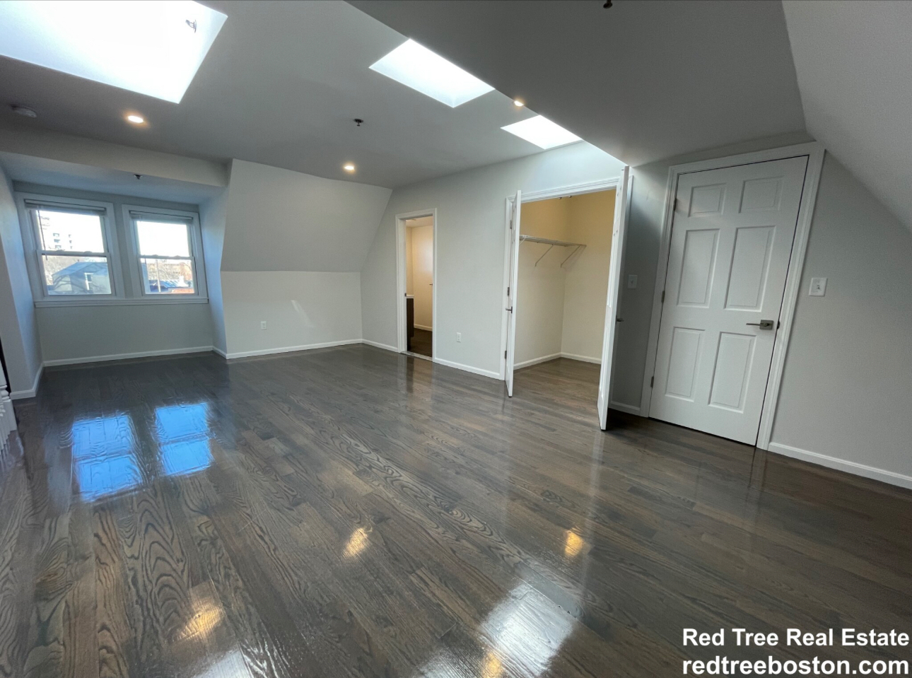 Building Photo - 1402 Beacon St