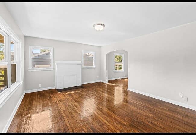 Building Photo - 4104 41st Ave N