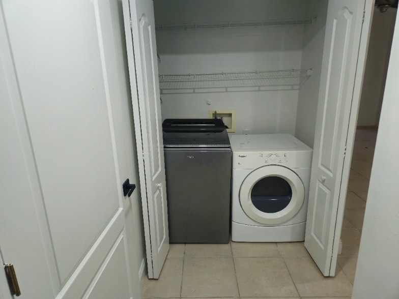 Building Photo - 3732 SW 7th Pl