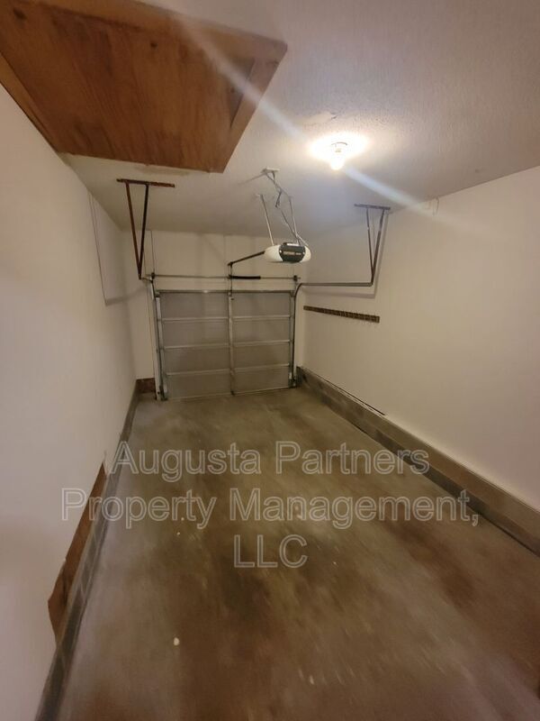 Building Photo - 157 Moss Creek Dr