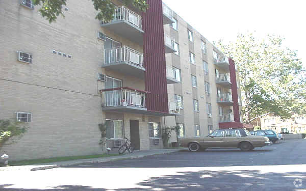 Building Photo - Glen Cove Apartments