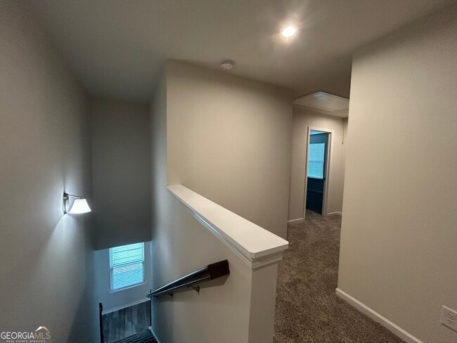 Building Photo - 3956 Lake Manor Way
