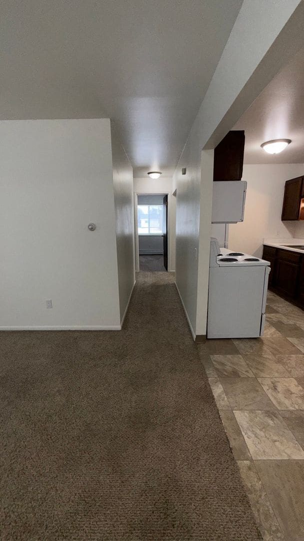 Building Photo - Lower 2-Bedroom | Heat Included & Fully Renovated
