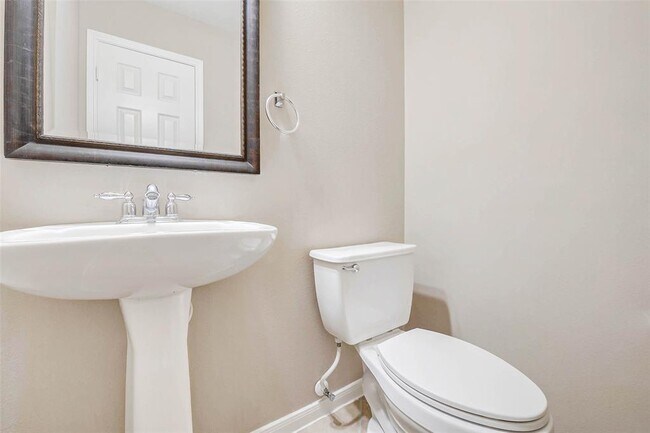 Building Photo - 26311 Sagewood Forest Dr