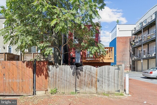 Building Photo - 14 Seaton Pl NW